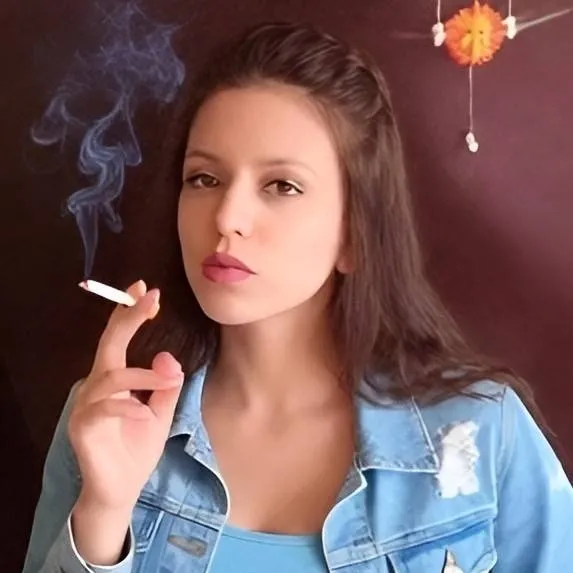 chat with ai character: Fran