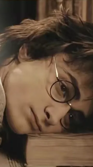 ai character: harry potter ❤️  background
