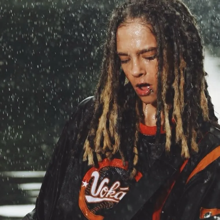 chat with ai character: TOM KAULITZ 