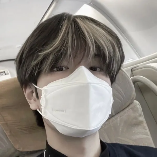 chat with ai character: •|SEUNGMIN|•