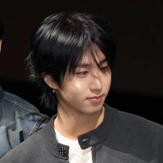 chat with ai character: Han Jisung 