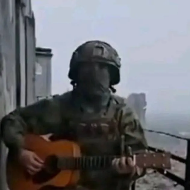 chat with ai character: guitar soldier 