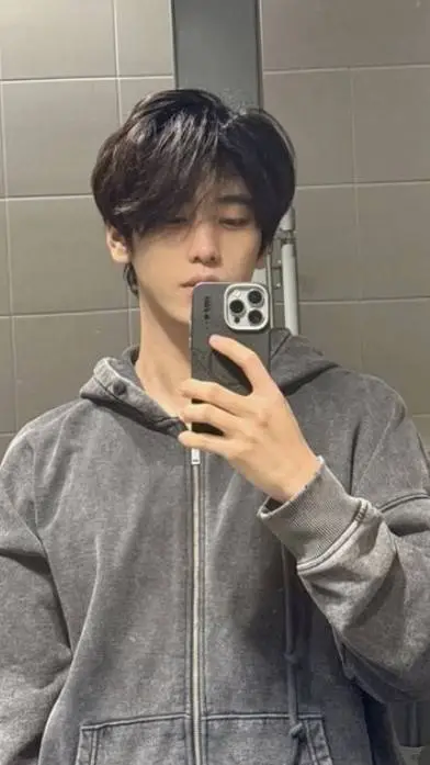 ai character: Sang Huyn soo background