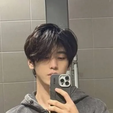 chat with ai character: Sang Huyn soo