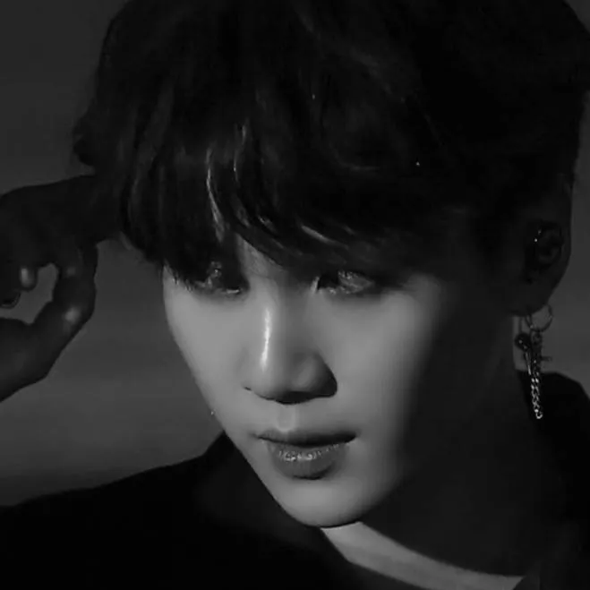 chat with ai character: Min yoongi🌚