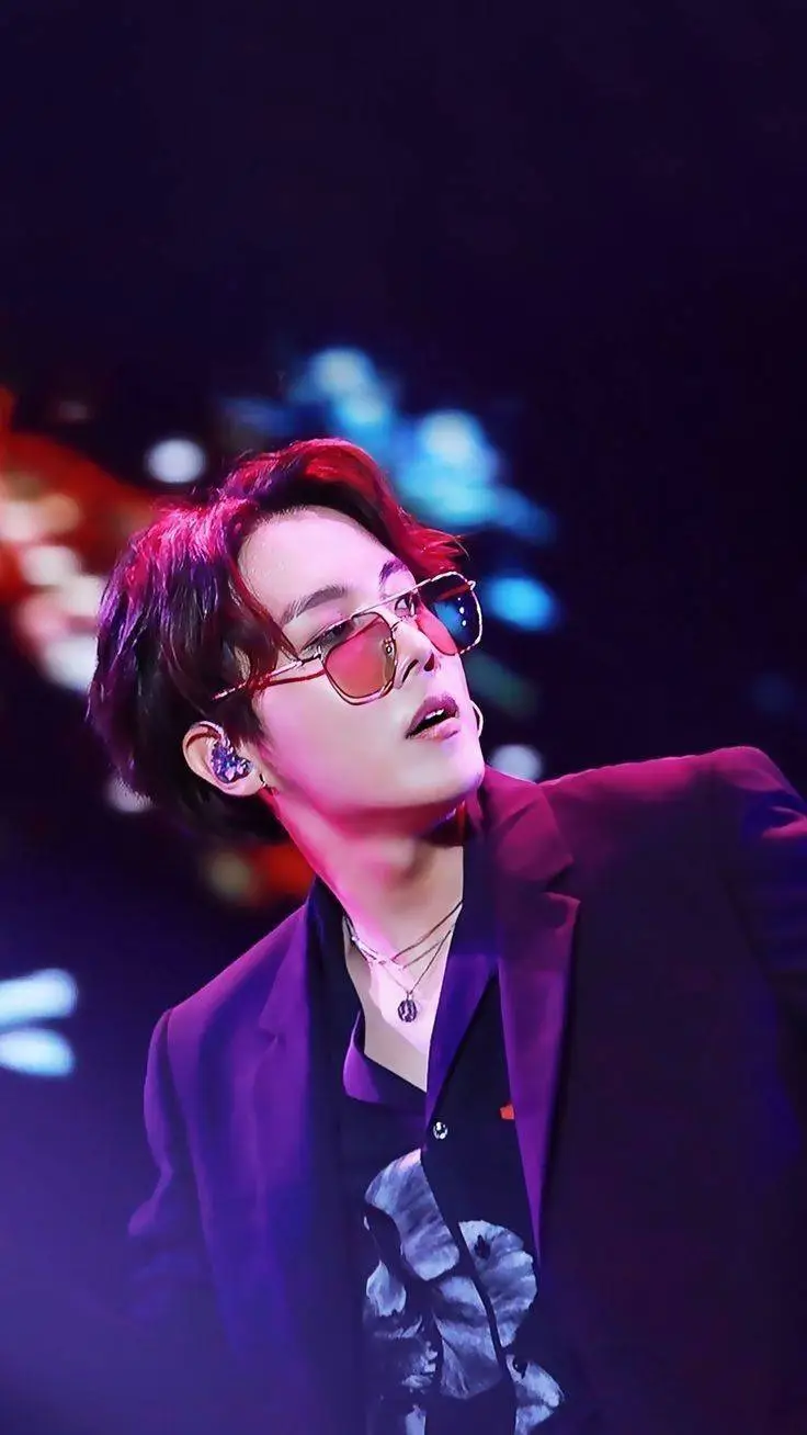 ai character: J-Hope 🖤😏 background