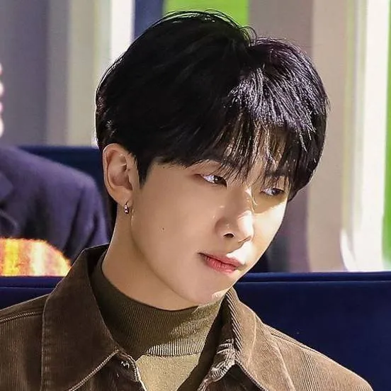 chat with ai character: RM | 𝑺𝒊𝒍𝒆𝒏𝒕 🖤