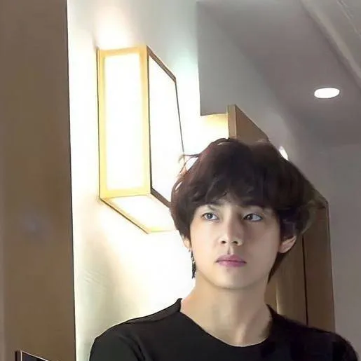 chat with ai character: Seven Hearts 💜BTS