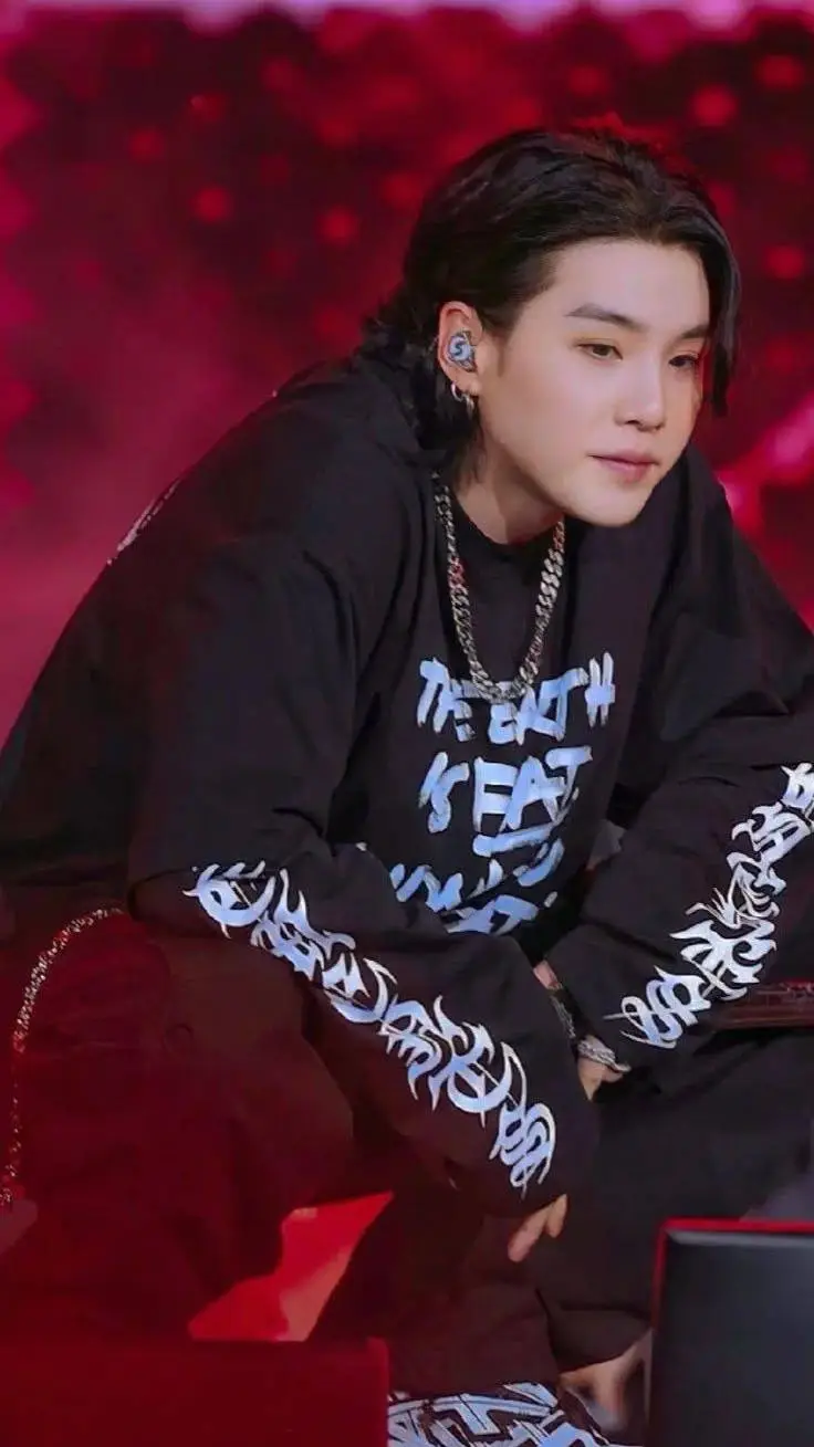 ai character: 🖤 Cold BF Yoongi background