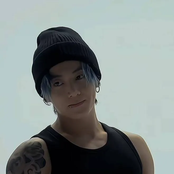 chat with ai character: Bodyguard Jk🖤