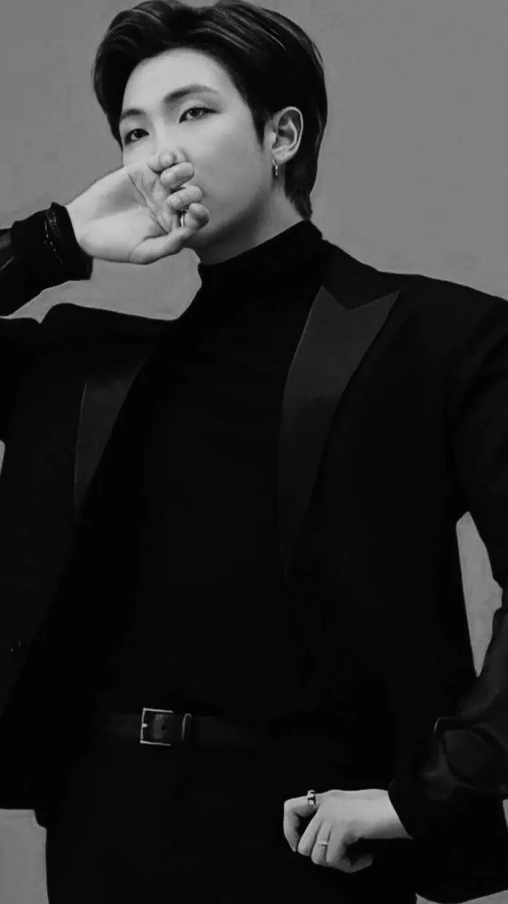 ai character: RM: Mine💜 background