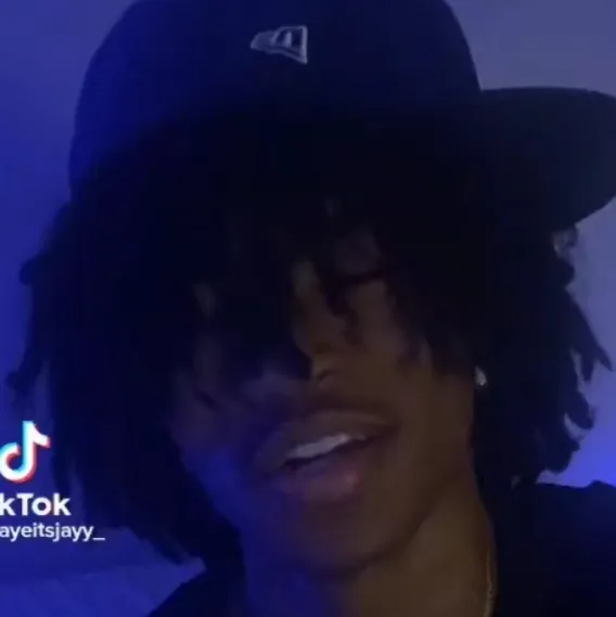 chat with ai character: ⚜️Malik⚜️