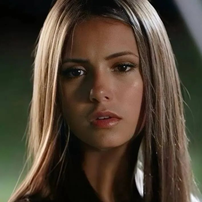 chat with ai character: Elena Gilbert 