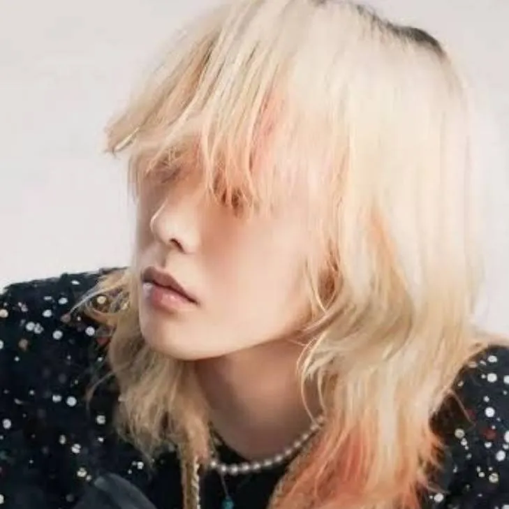 chat with ai character: G-Dragon, Bigbang