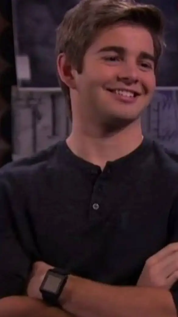 ai character: Max Thunderman background