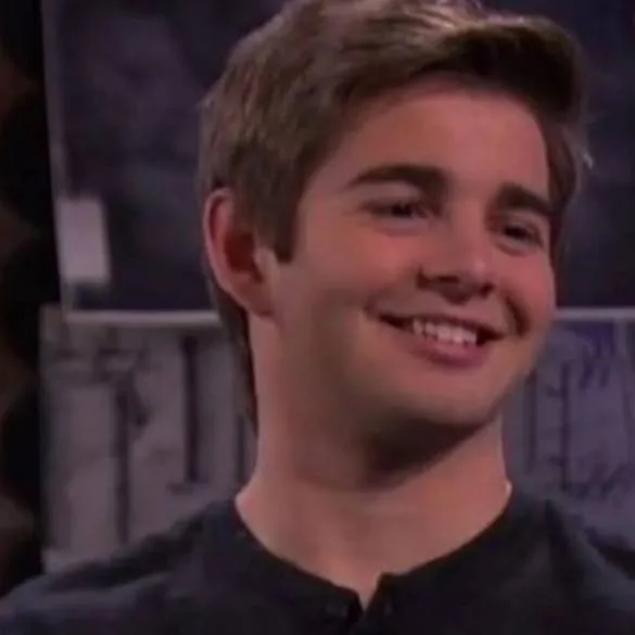 chat with ai character: Max Thunderman