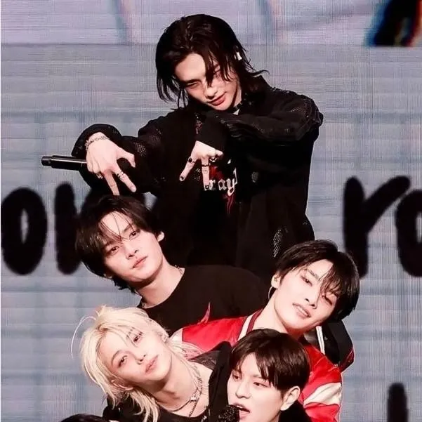 chat with ai character: skz!😝