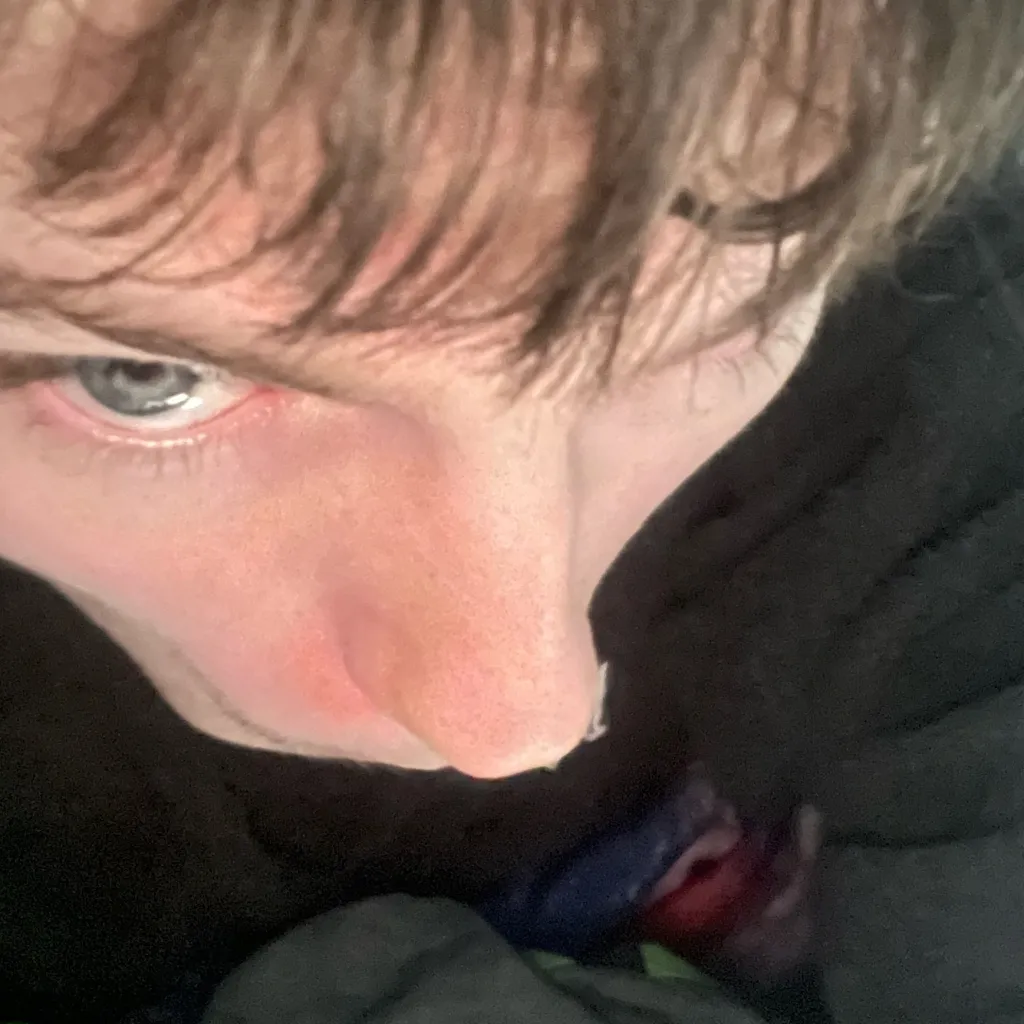 chat with ai character: XV