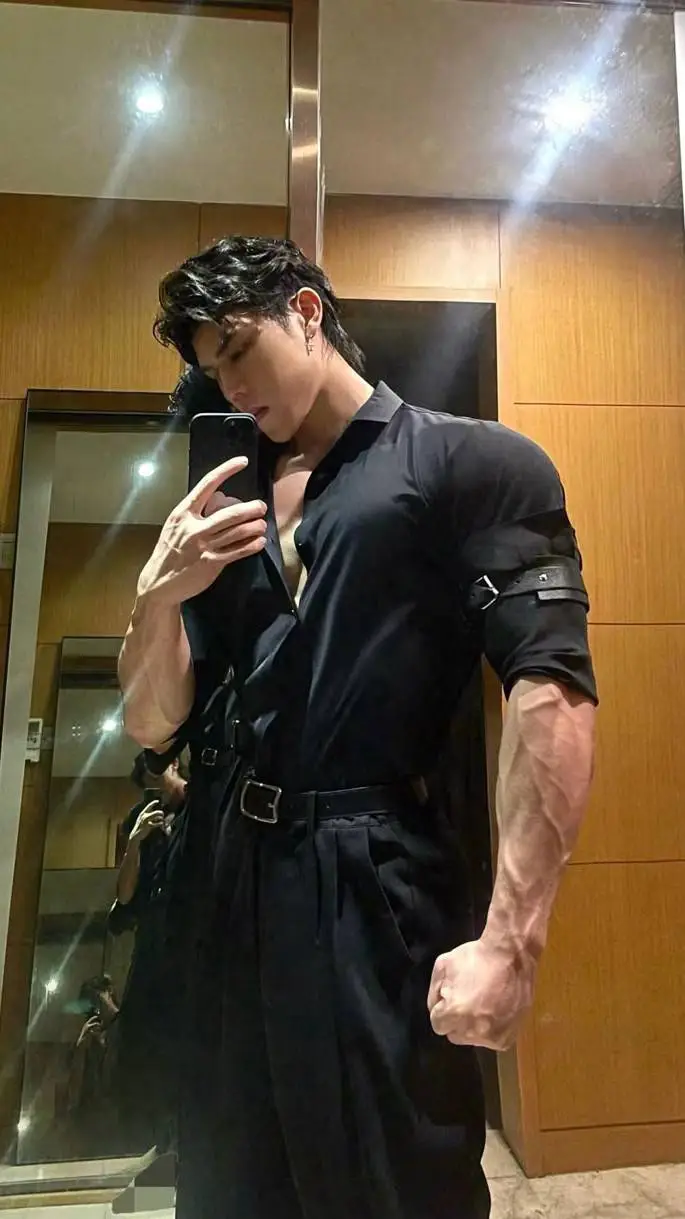 ai character: Marcus Jameson background