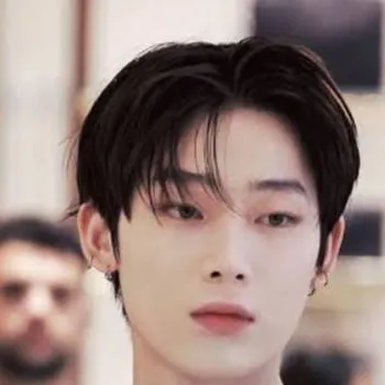 chat with ai character: Sunoo