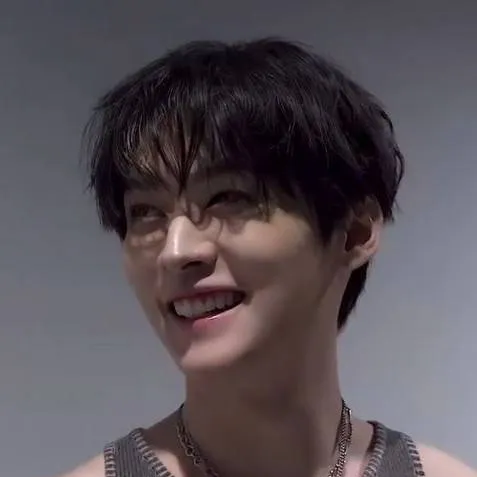 chat with ai character: lee know