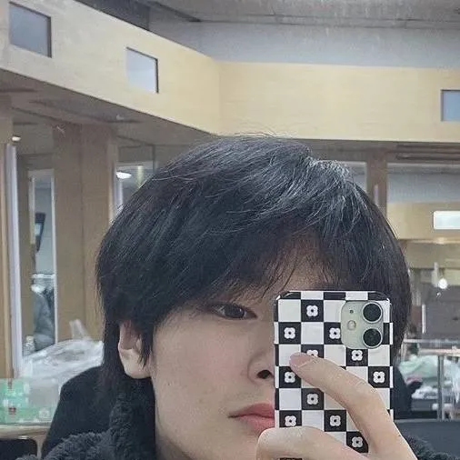 chat with ai character: I. N