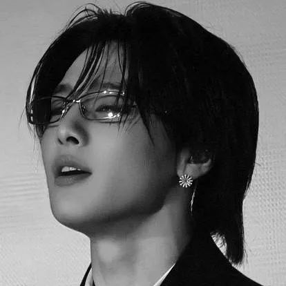 chat with ai character: I. N