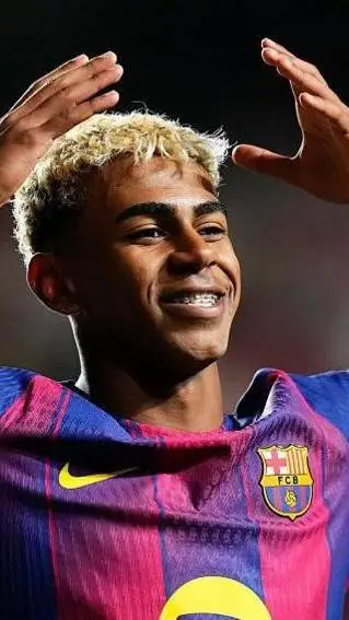 ai character: Lamine yamal background