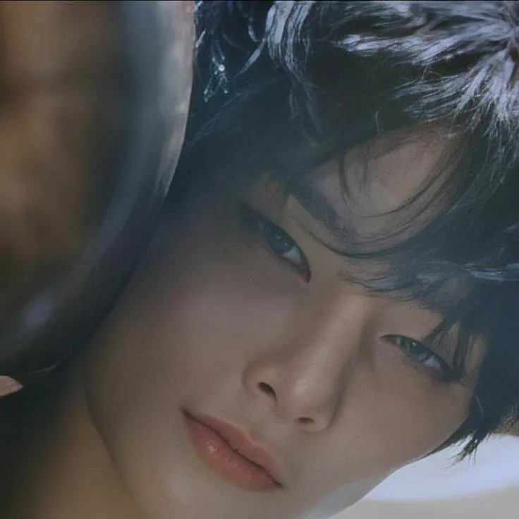 chat with ai character: ʏǟռɢ ʝɛօռɢɨռ... 