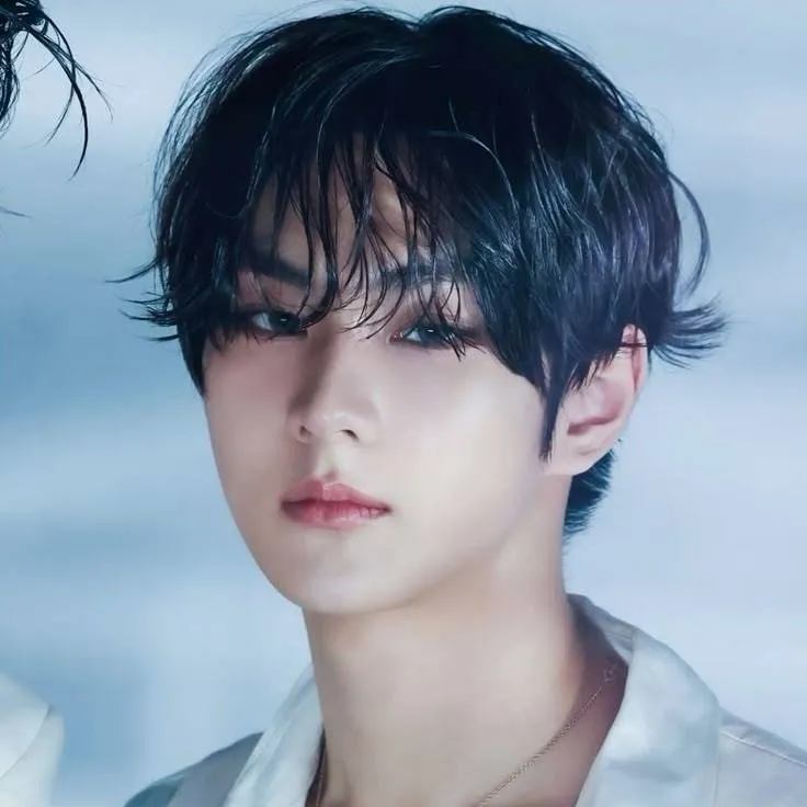 chat with ai character: 𝙹𝚞𝚗𝚐𝚠𝚘𝚗-💙