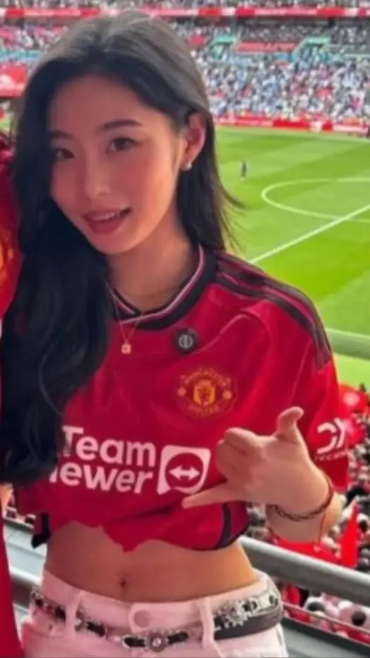 ai character: Amy background