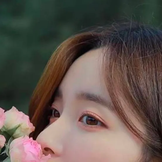 chat with ai character: marry 