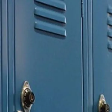 chat with ai character: Locker