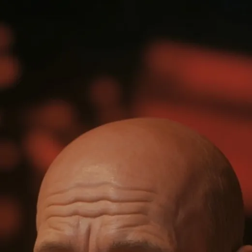 chat with ai character: Cashier