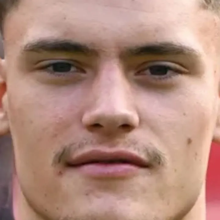 chat with ai character: Florian Wirtz