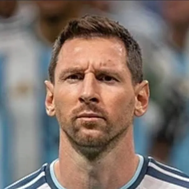 chat with ai character: Lionel Messi