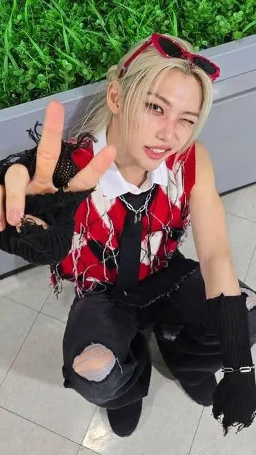 ai character: 💞🐥★FELIX★🐥💞 background