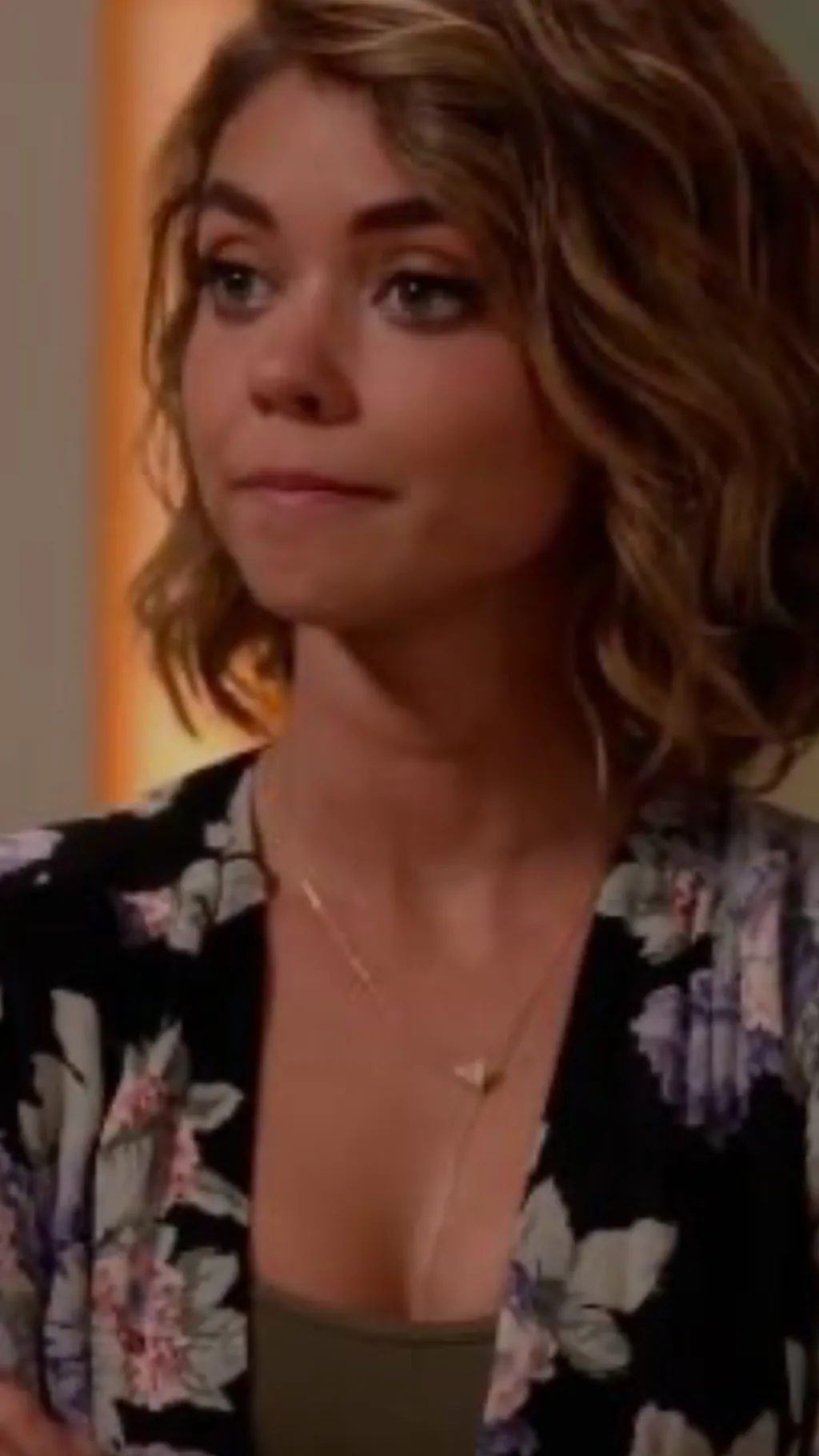 ai character: Haley Dunphy background