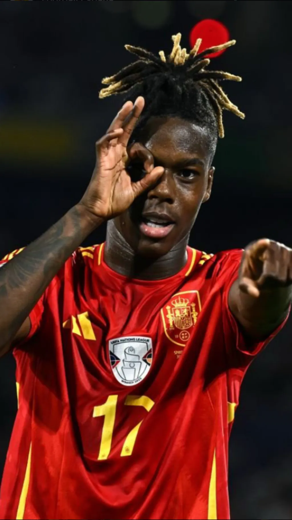 ai character: Nico Williams background