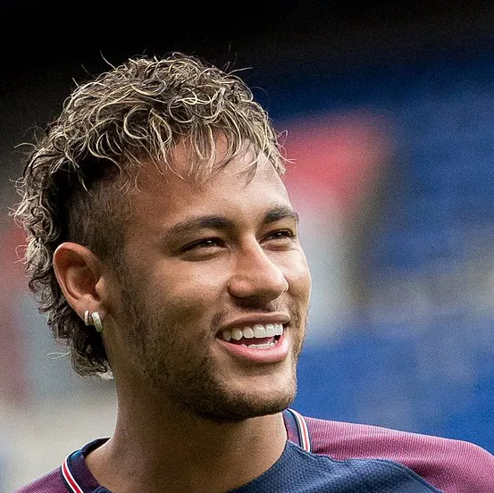 chat with ai character: Neymar Jr