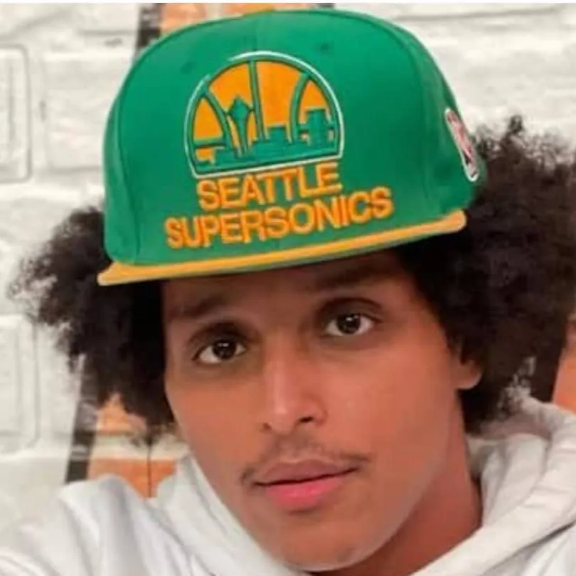 chat with ai character: Agent