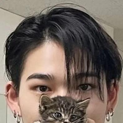 chat with ai character: 𝑁𝑖-𝑘𝑖♡