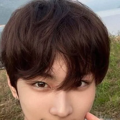 chat with ai character: 𝙹𝚞𝚗𝚐𝚠𝚘𝚗 ☀︎