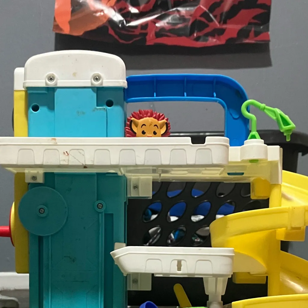 chat with ai character: Survive the lion