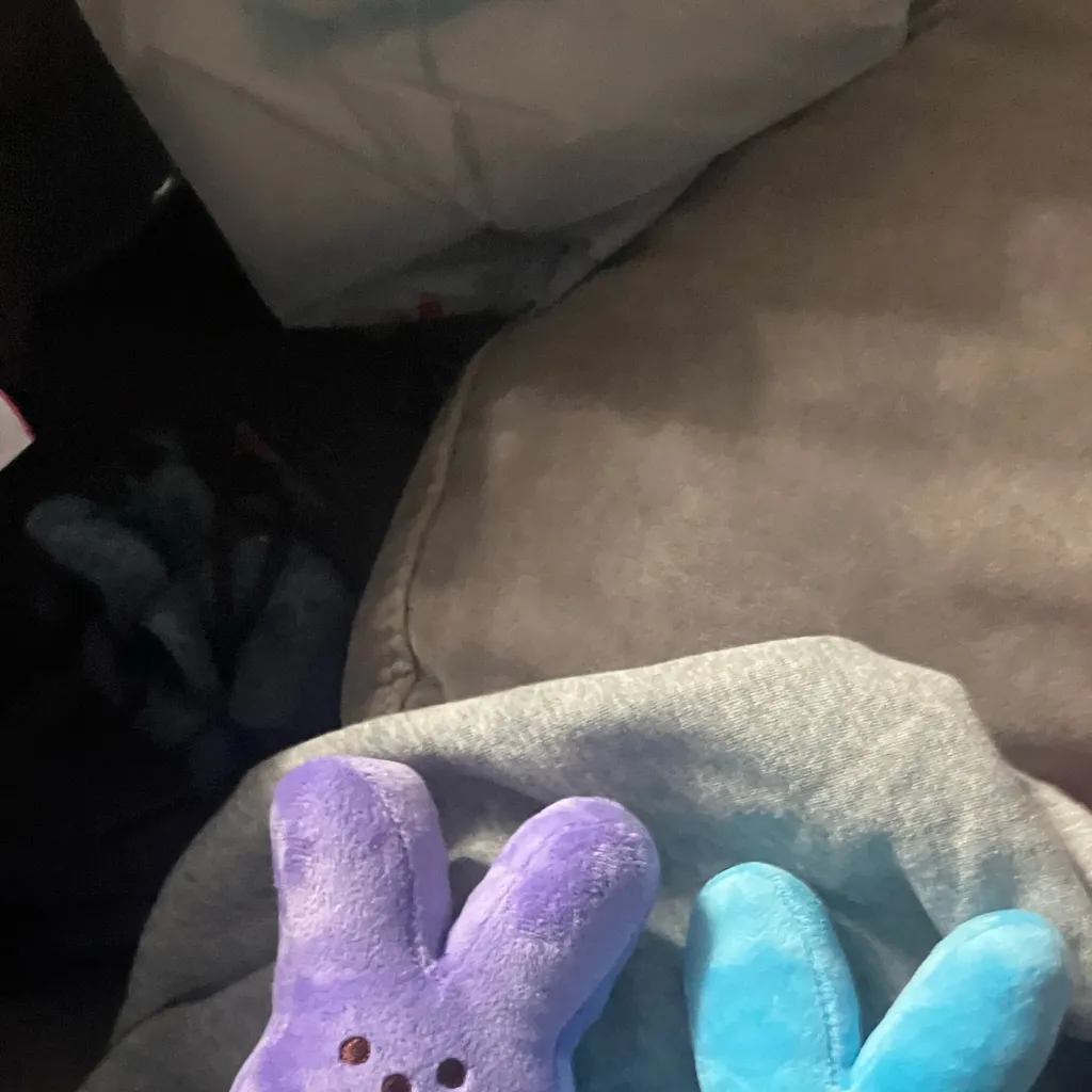 chat with ai character: Peep world