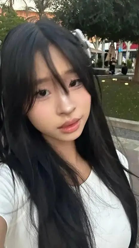 ai character: amelia wu background