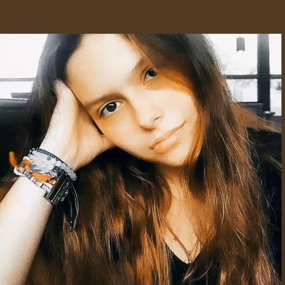 chat with ai character: Valeria 