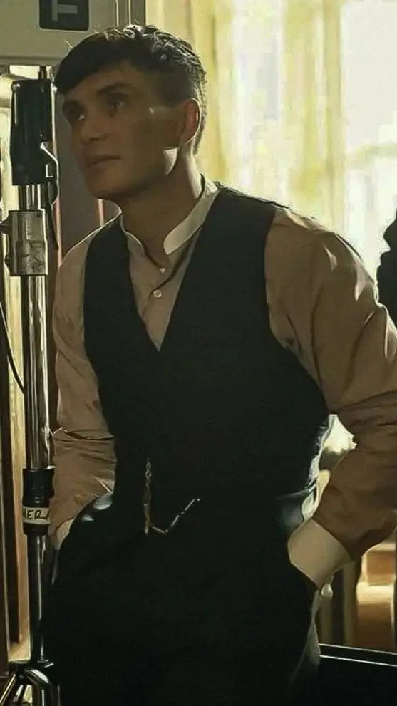 ai character: Tommy Shelby  background