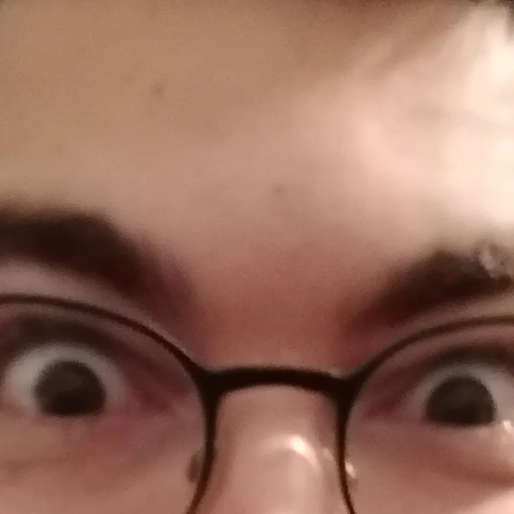 chat with ai character: Sele