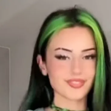 chat with ai character: Ashley